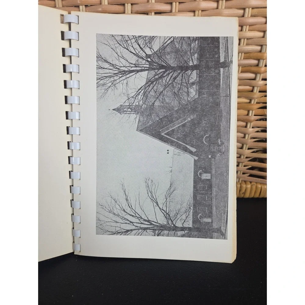 Konnoak Hills Moravian Church Cookbook Winston-Salem NC‎ 1969 Spiral